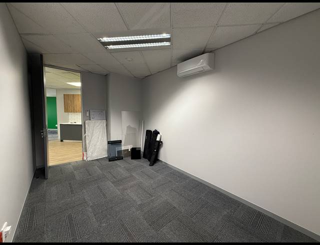 164M² OFFICE TO LET IN PARKTOWN